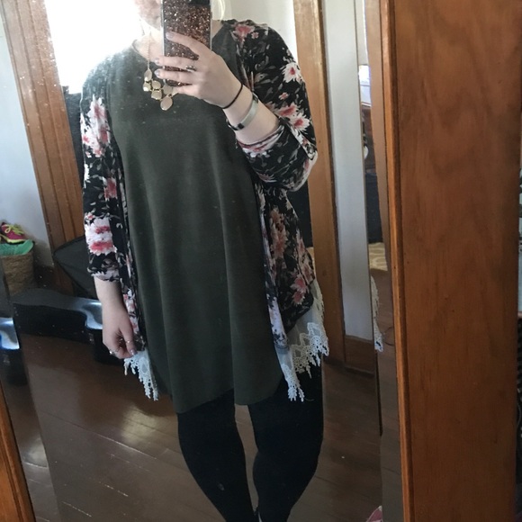 🔴4 for 25🔴 Floral & Lace Small Soft Open Cardigan - Picture 2 of 6